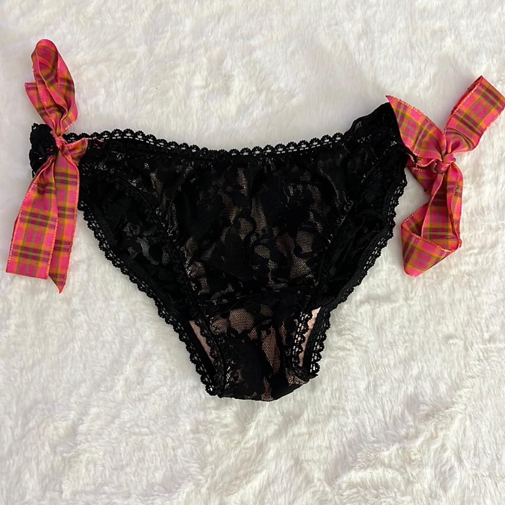 Victoria’s secret, vintage lace panties with plaid side ties NWT Small